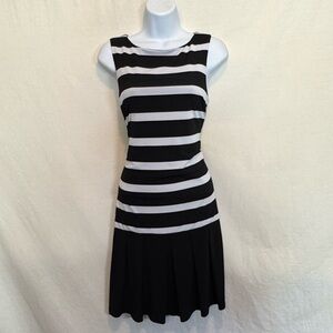G-199 SoHo Black & White Stripe Sleeveless Lined MIDI Dress Size S